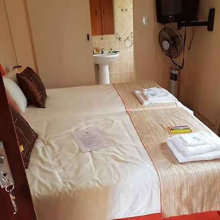 Asante Sana Guesthouse Amanzimtoti Exterior photo